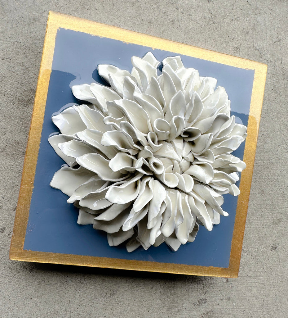 Wedgewood Blue Giant Dahlia